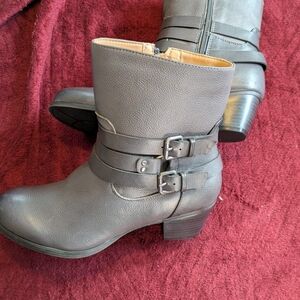 NW/OB Naturalizer women's gray leather buckle ankle side zip boots,7M